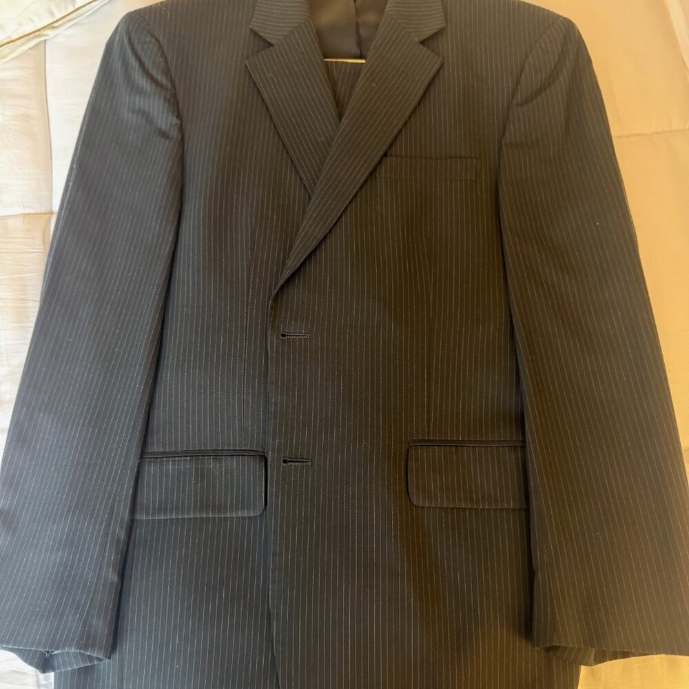 Jos A. Bank black 42R 100% Wool pinstripe suit